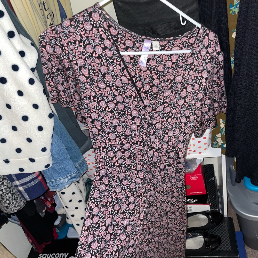 NWOT ALYA FLORAL DRESS